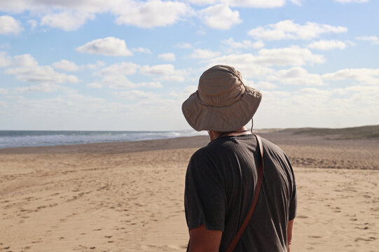 M. · 52 anos